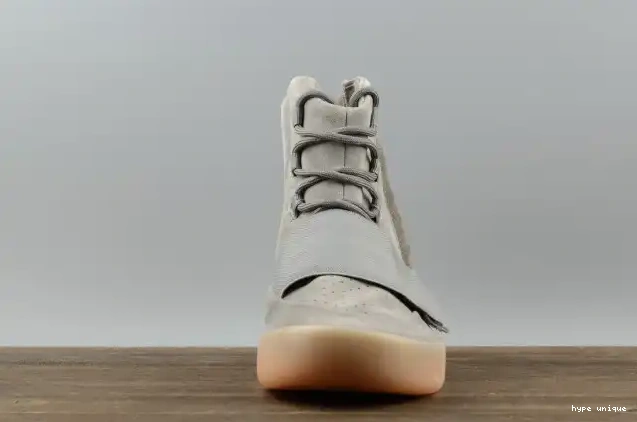 hype GLOW GUM LIGHT GREY 750 YEEZY ADIDAS DARK BB1840 BOOST 0601